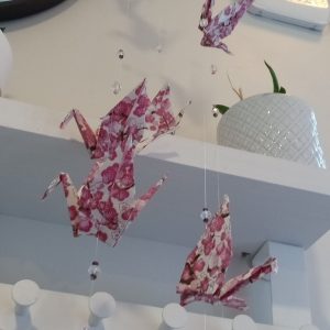 Mobile en origami (oiseaux roses)