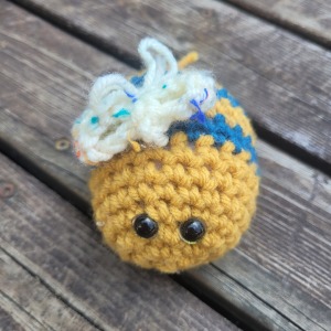 abeille agnès - amigurumi