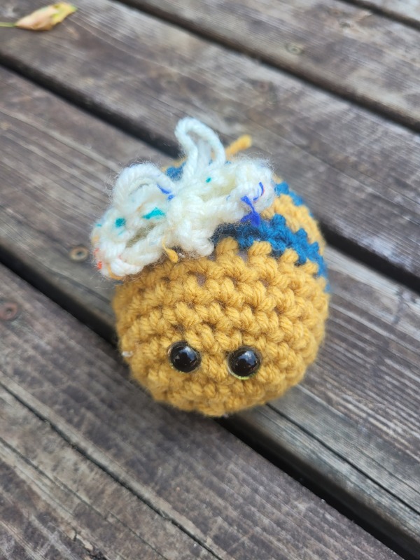 abeille agnès - amigurumi