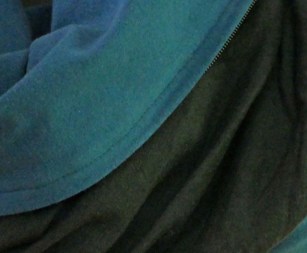 Foulard infini bleu foncé en coton biologique – Image 4