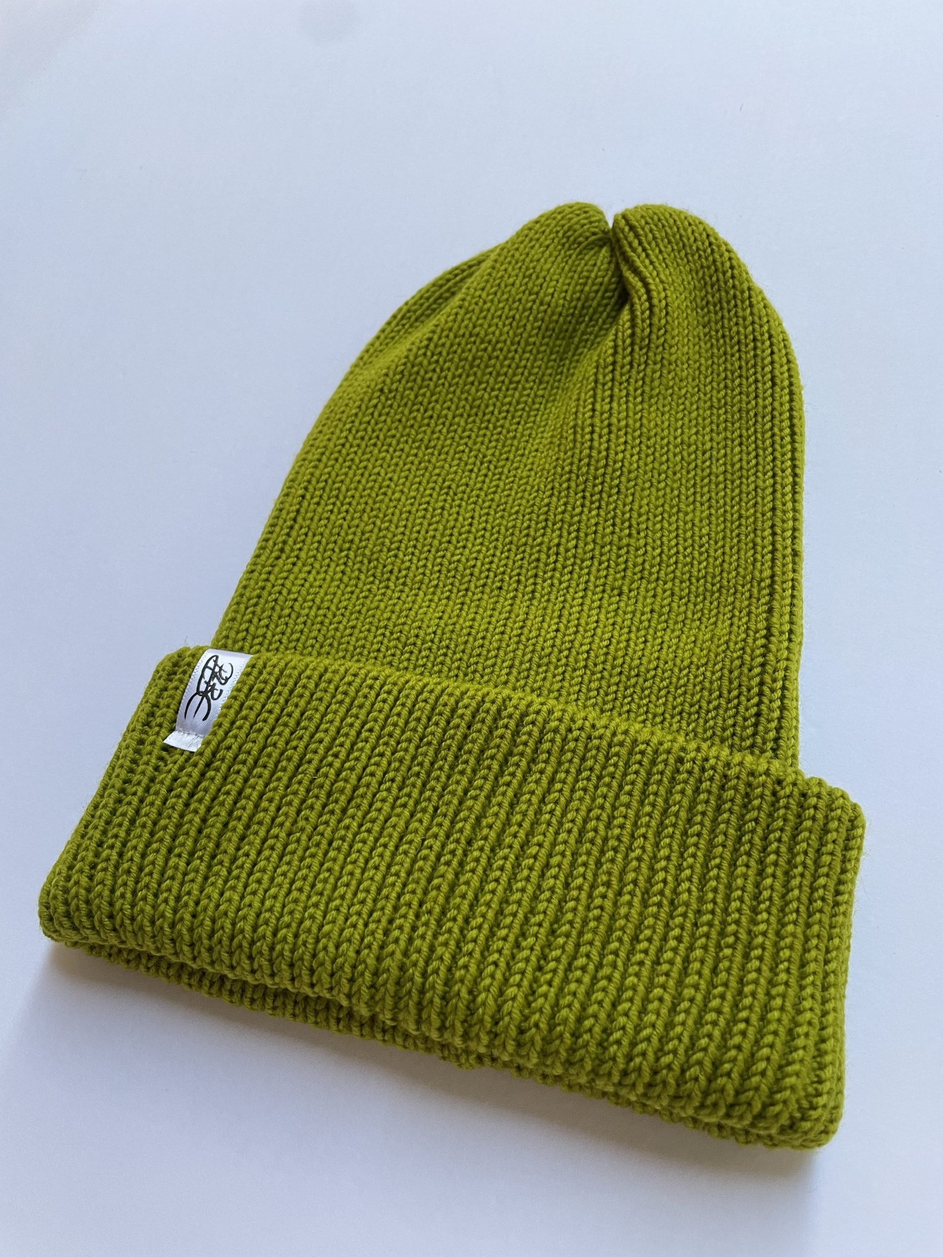 Tuques tricotées à la machines