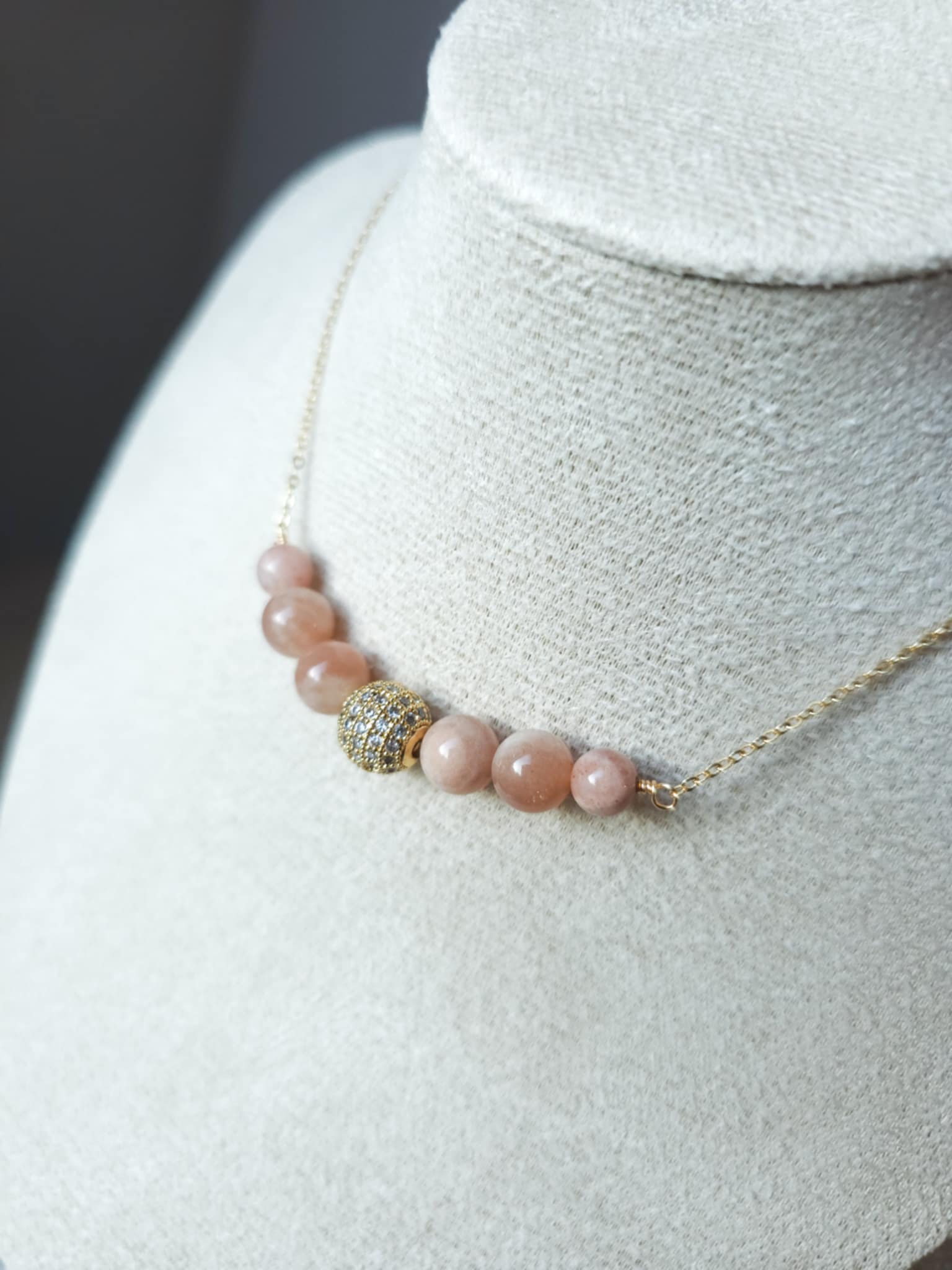 Collier pierre de soleil