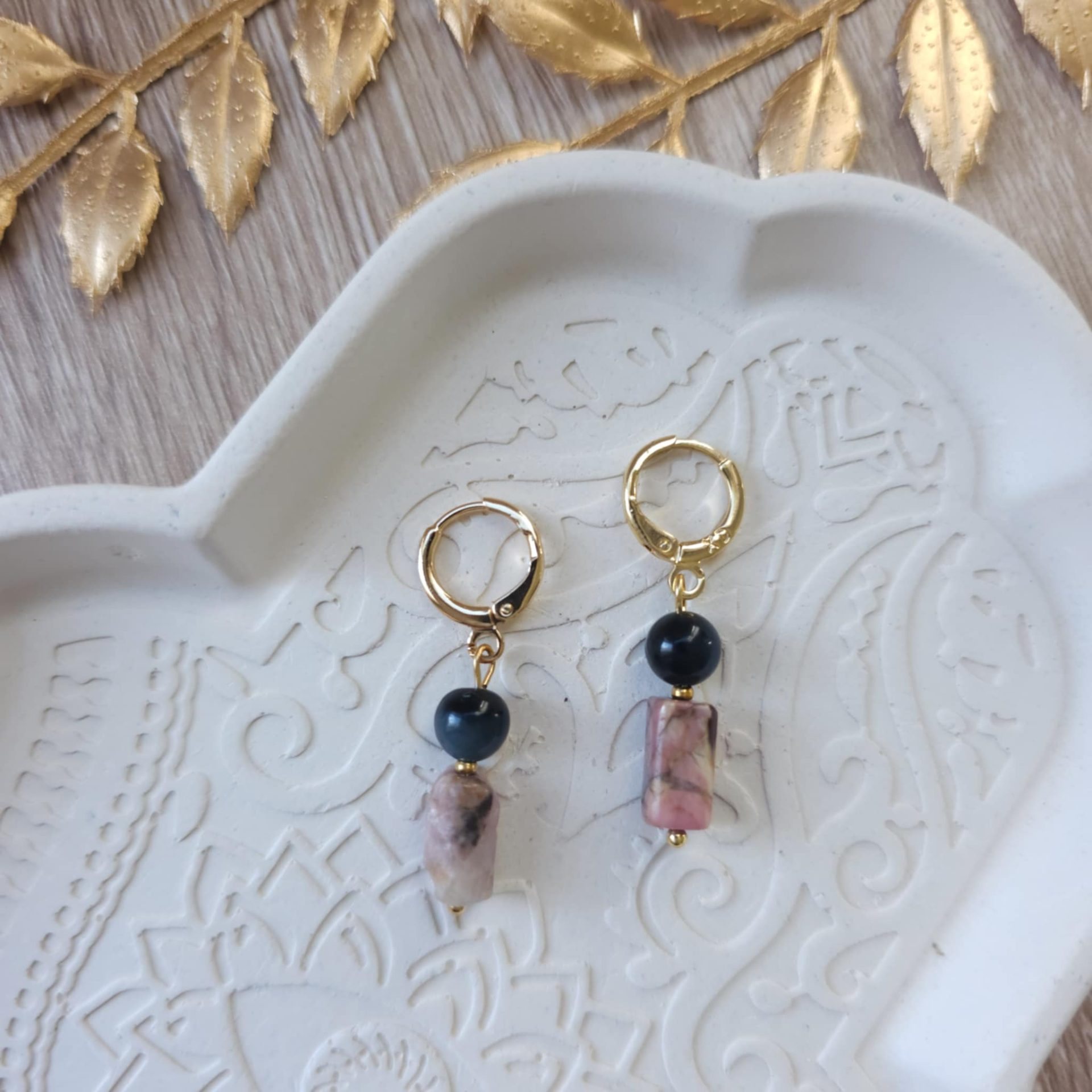 Boucles d'oreilles en Rhodonite et agate noir