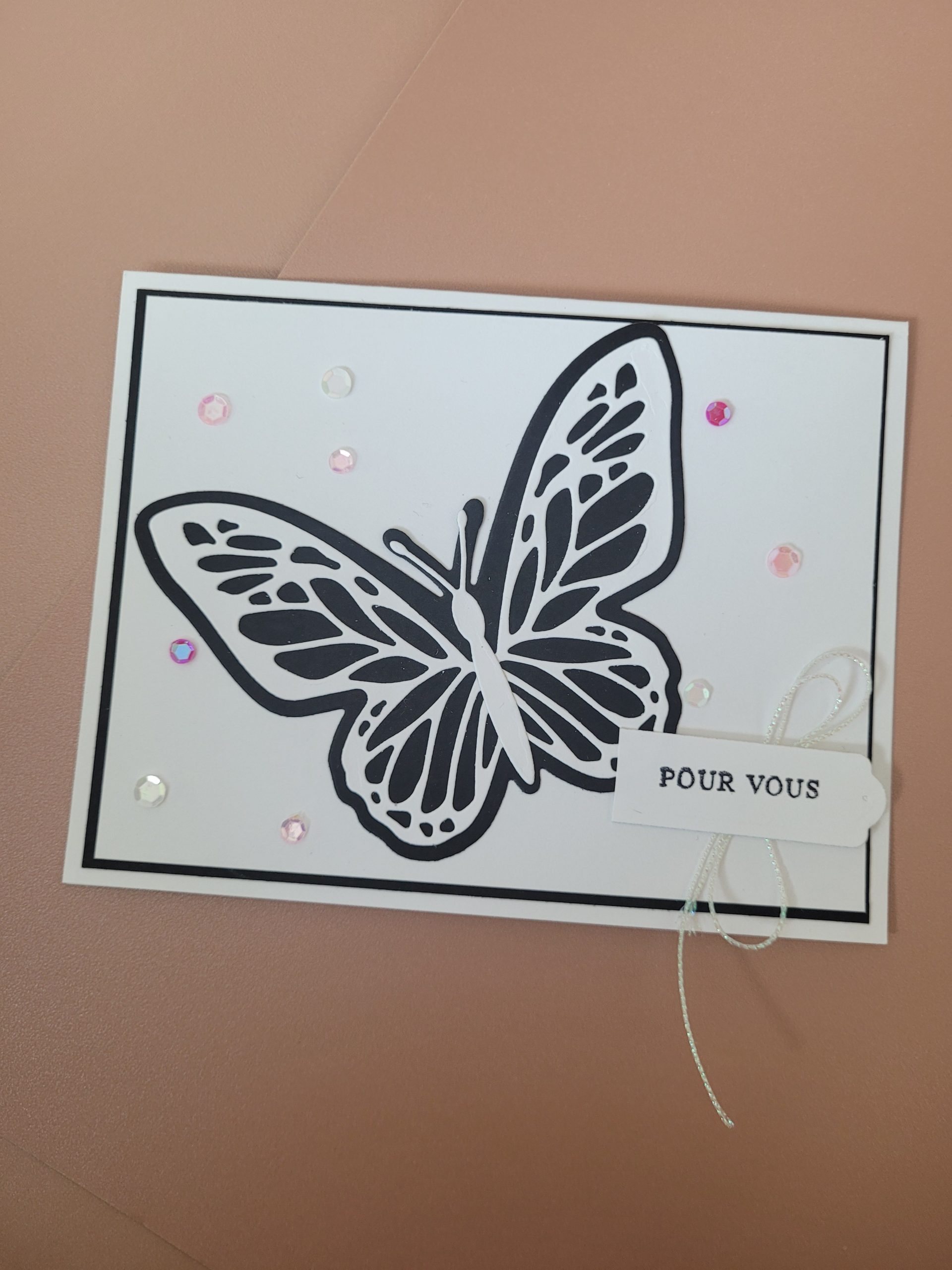 carte papillon noir et blanc