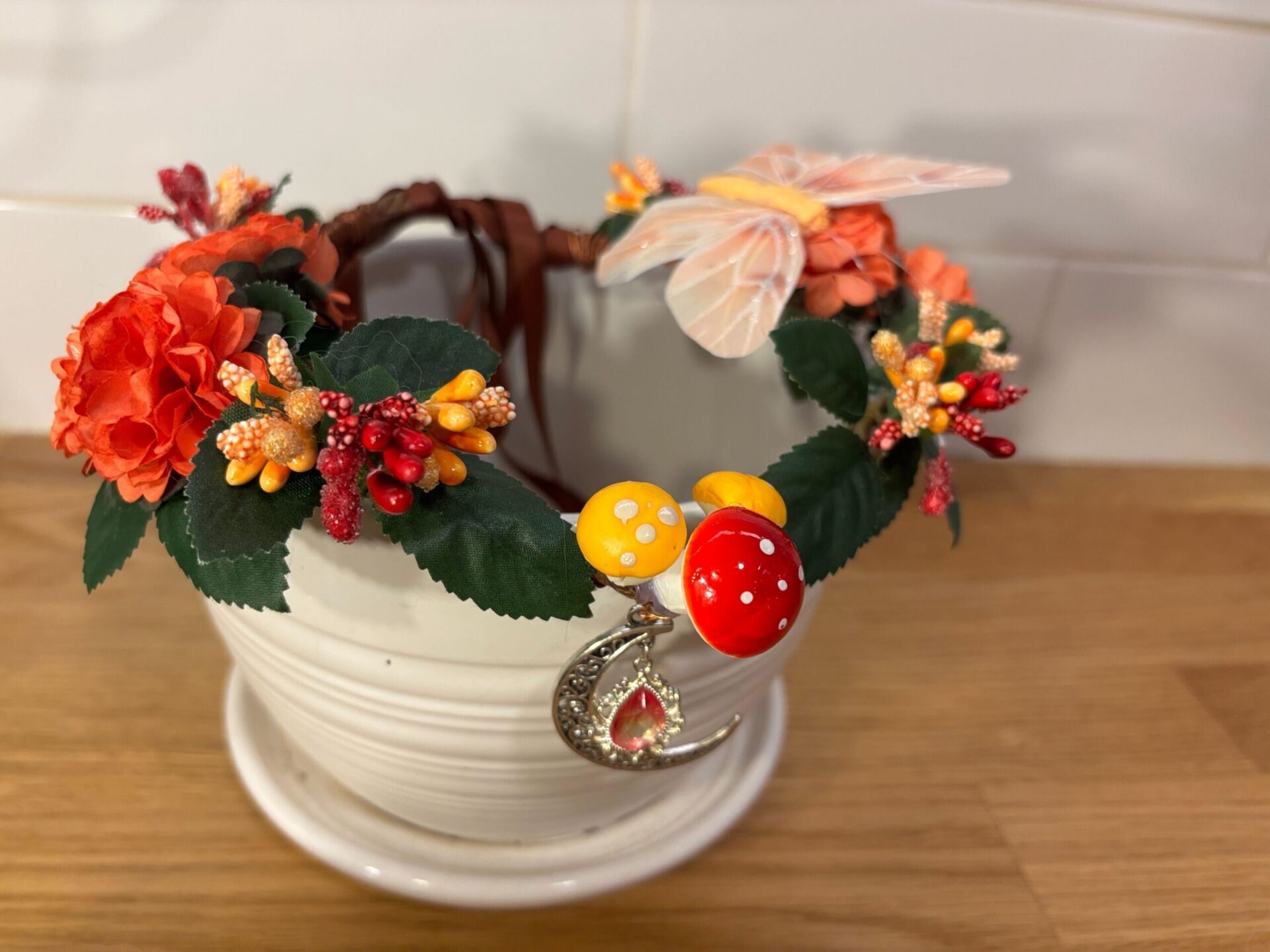 Diadème elfique papillon orange et champignons (90$)