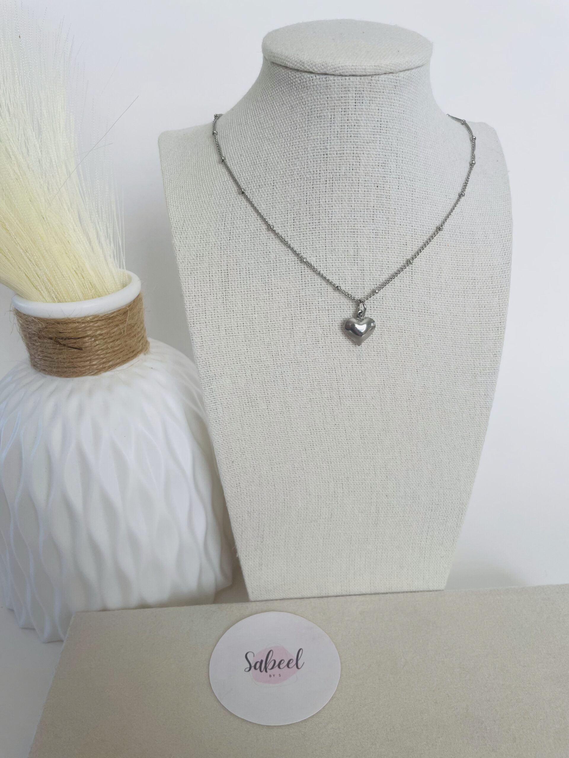 Collier perlé coeur argenté