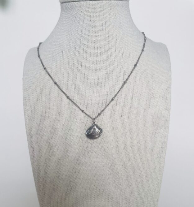 Collier perlé coquillage