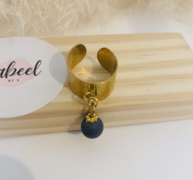 Bague avec charm en pierre naturelle bleu nuit