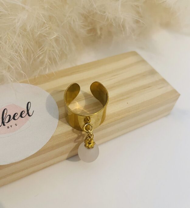 Bague avec charm pierre naturelle rose givré