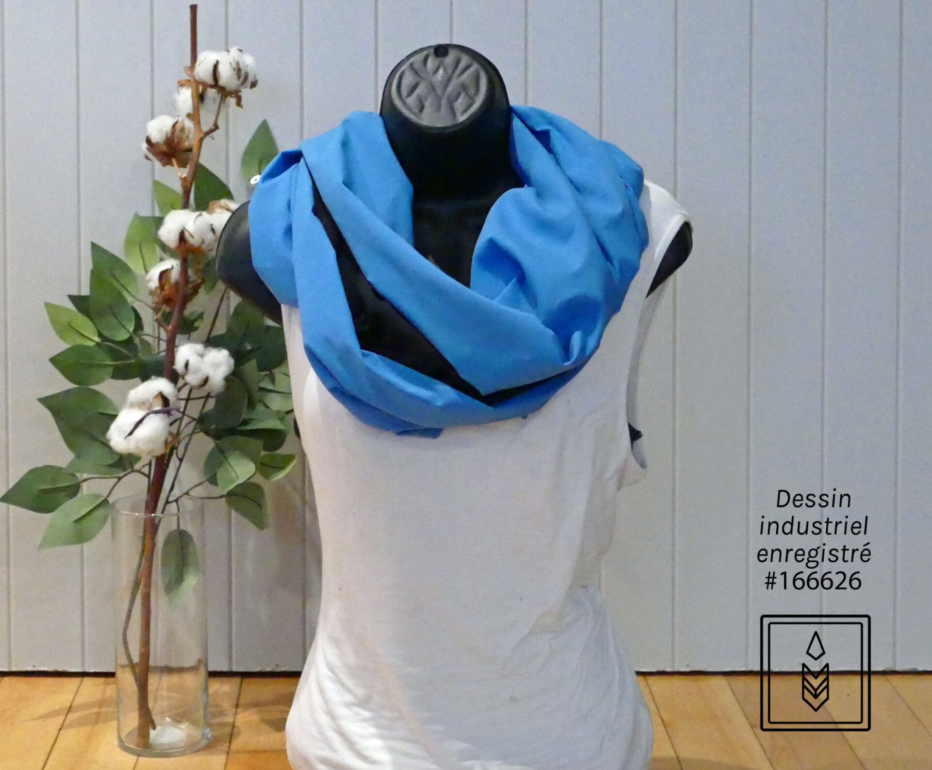 Foulard en bambou bleu océan pour l'été
