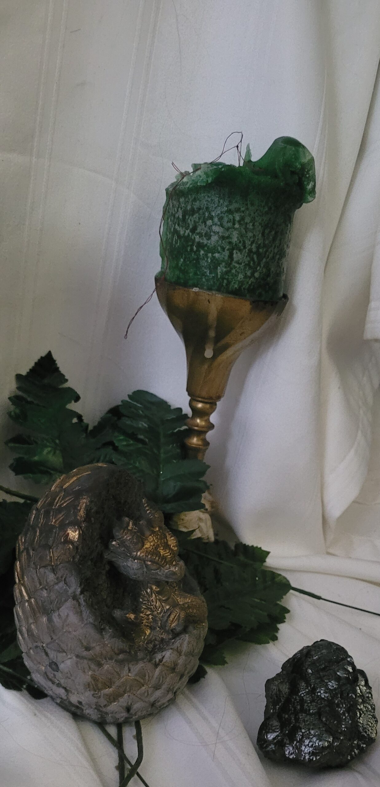 chill baby dragon